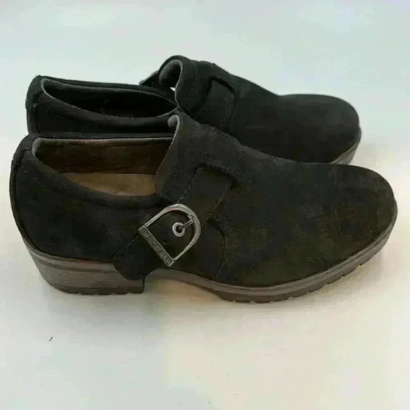 Eastland size 8M black suede shoe with buckle accent - Picture 1 of 8